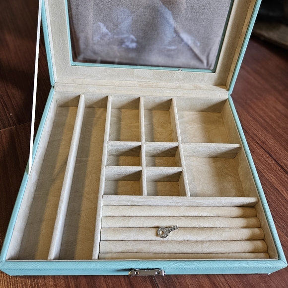 Tuscan Design jewelery box - Picture 3 of 5